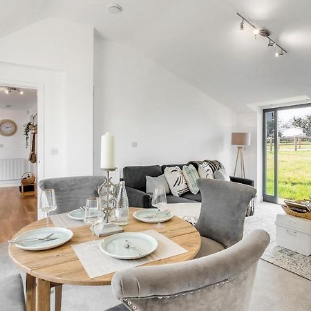 Rural 2-Bed Home Near Snetterton Larling Exterior photo