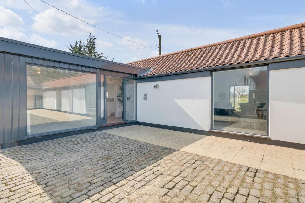 Rural 2-Bed Home Near Snetterton Larling Exterior photo