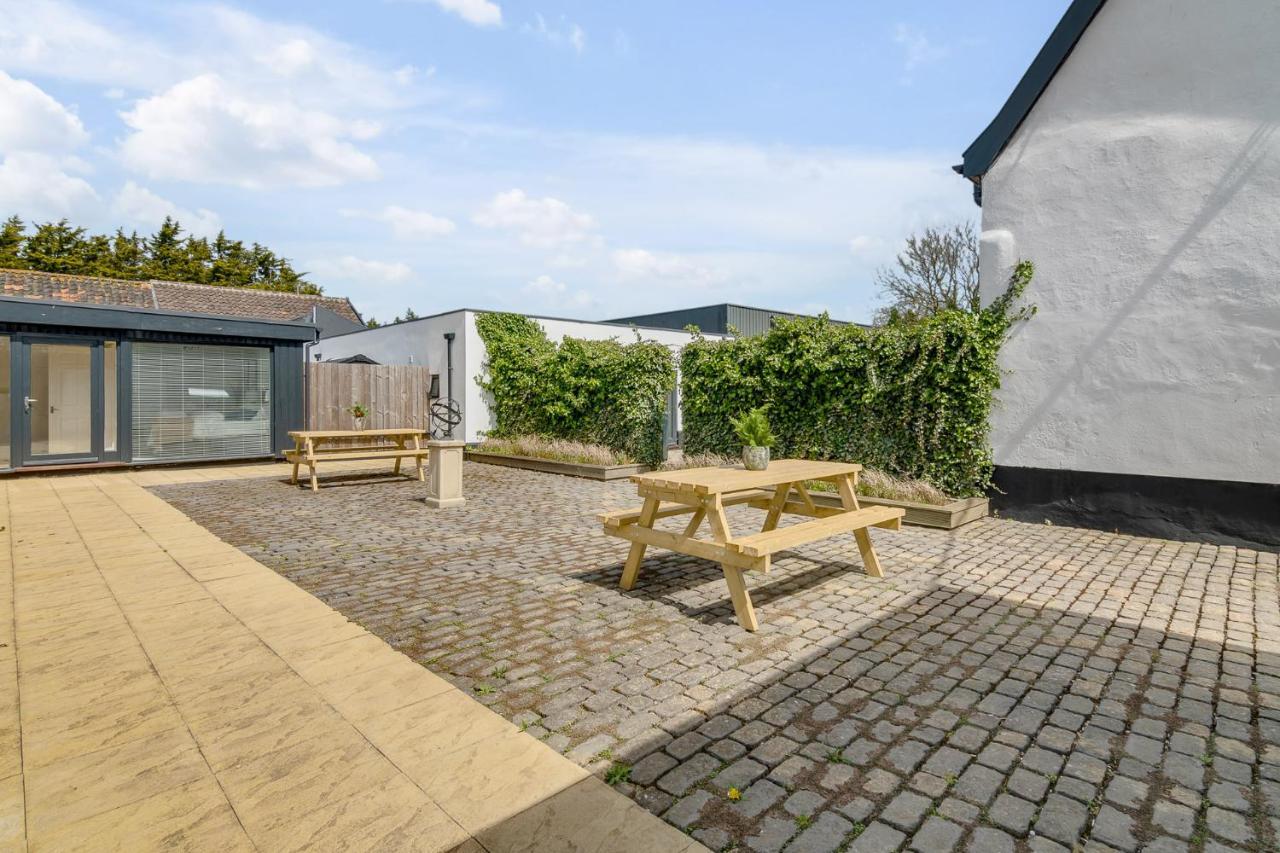Rural 2-Bed Home Near Snetterton Larling Exterior photo